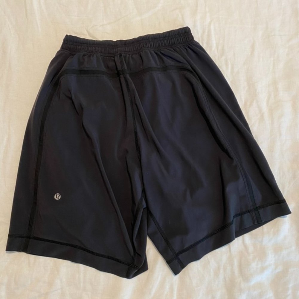 Men's Lululemon Pacebreaker 9" with luxtreme compression liner
